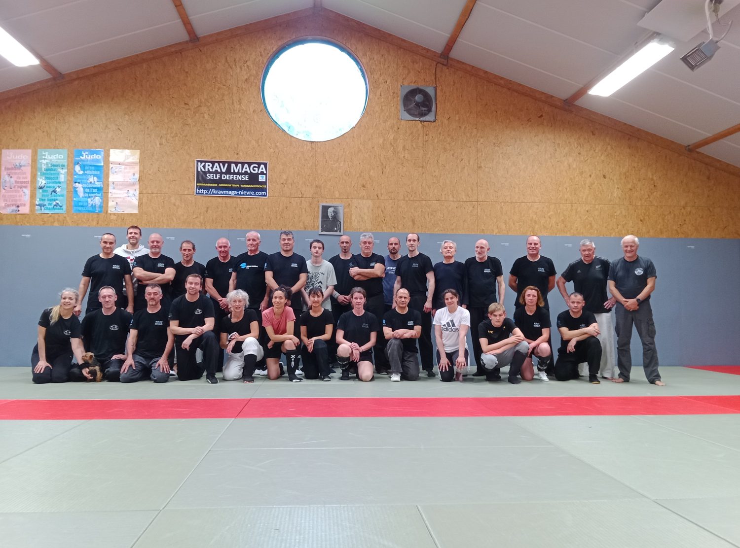 Photo de groupe d'un stage de Krav Maga